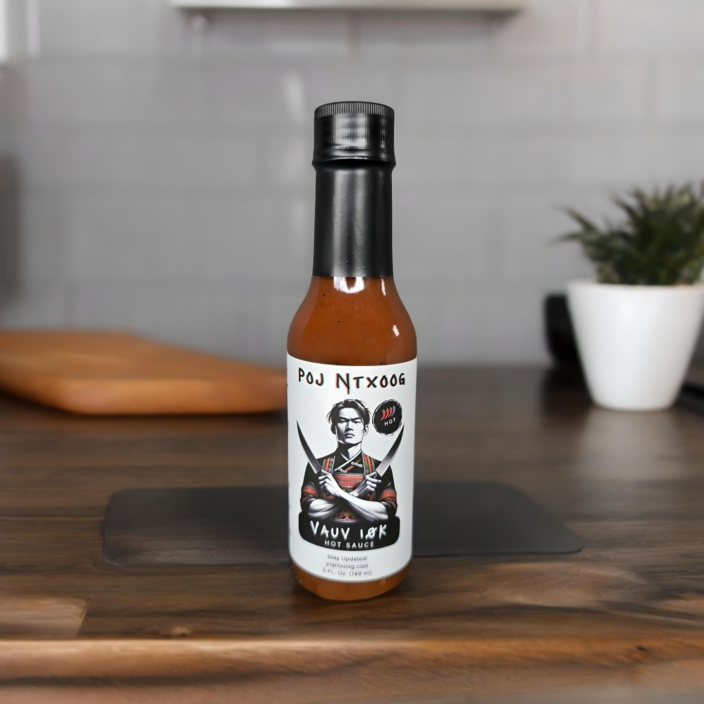 Poj Ntxoog Vauv 10k Hot Sauce